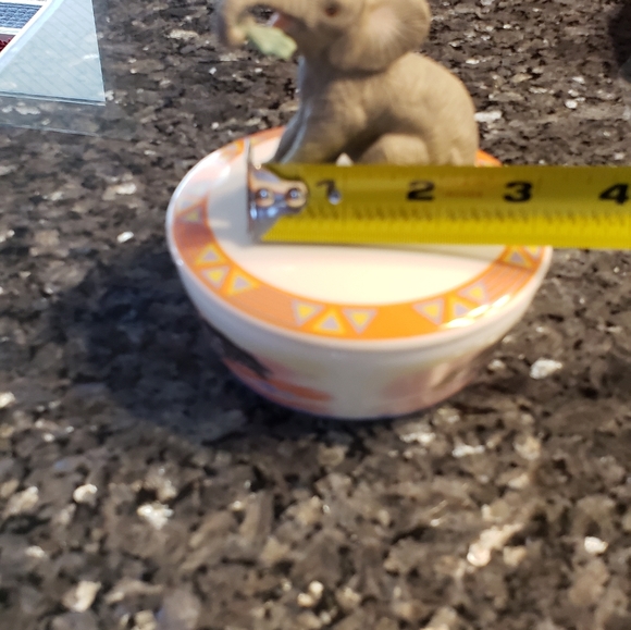 Lenox baby elephant music Box - Picture 11 of 17